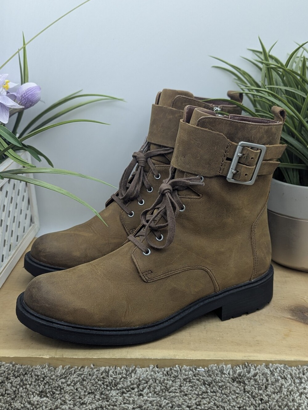Clarks Orinoco Brown Leather Side Zip Women's Size 10M Casual Boots Work Riding